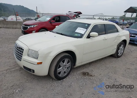 2006 Chrysler 300 Touring z USA, uszkodzony, nr VIN 2C3LK53G56H504467
